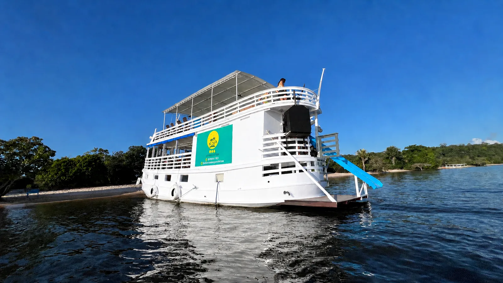 Barco com tobogã